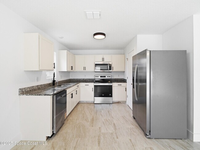 Building Photo - 1332 Giddings St