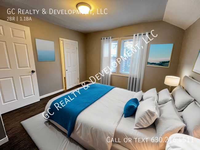 Building Photo - ***3LINCOLN PARK - COACH HOUSE / 2 BDRM + ...