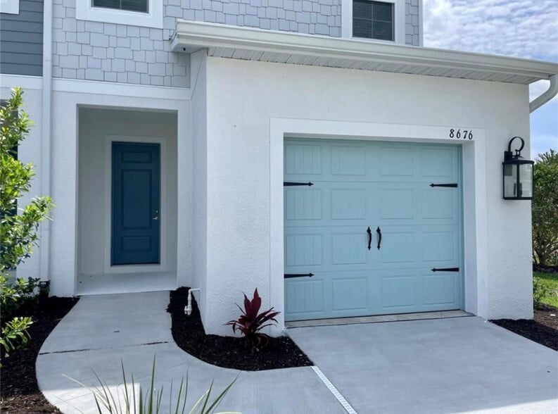 Building Photo - 8676 Canyon Creek Trl