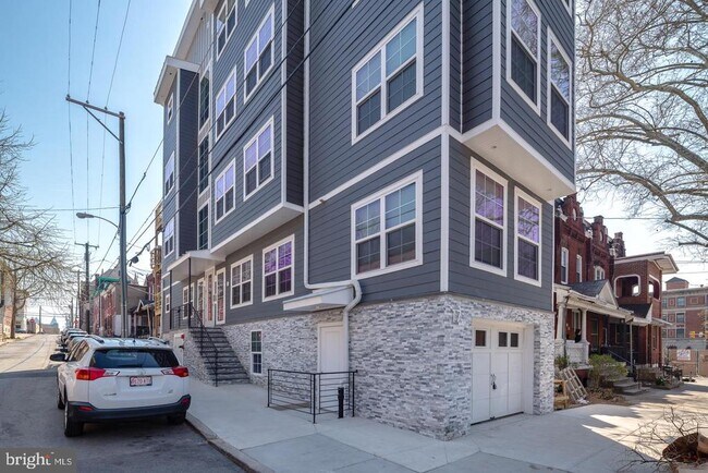 Building Photo - 17 S 44th St