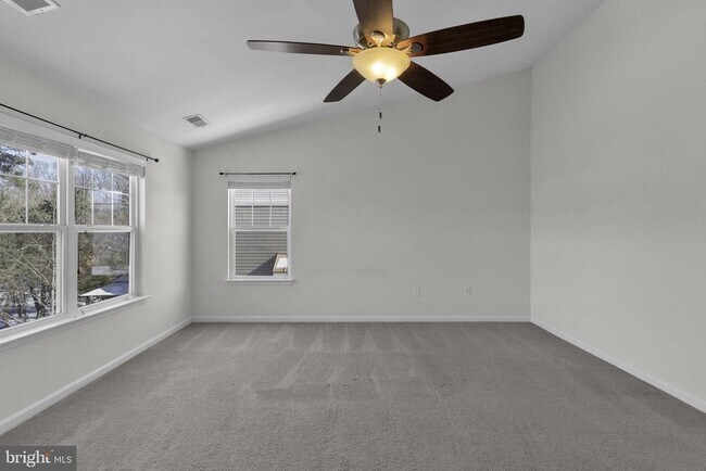 Building Photo - 592 Burr Oak Ct