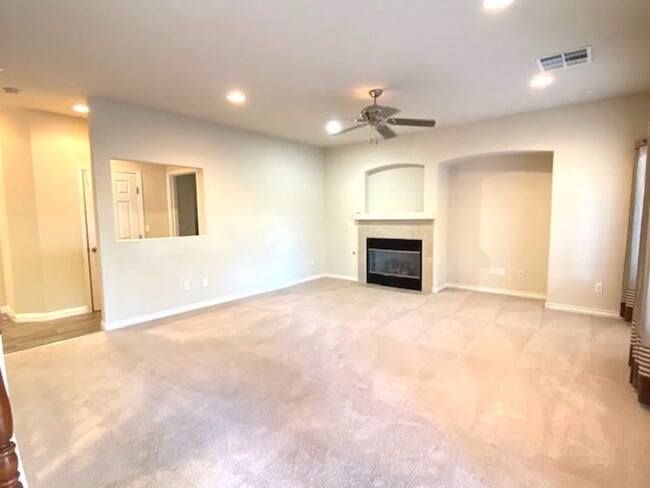 Building Photo - Available on July 31, 2025 For Viewing. Su...