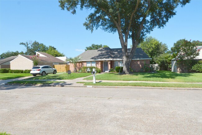 Building Photo - 6707 Las Brisas Dr