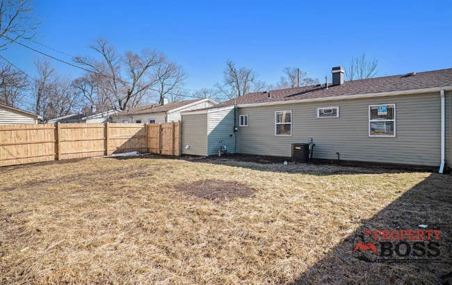 Building Photo - 4216 W 19th Plaza