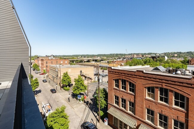 Building Photo - 2212 1st Ave N