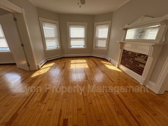 Building Photo - 34 Hodges Ave