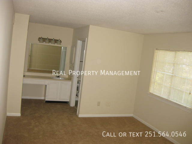 Building Photo - 6701 Dickens Ferry Rd