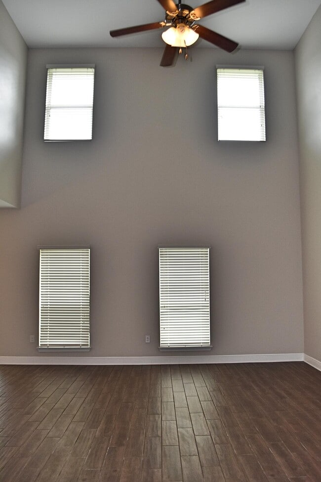 Building Photo - 192 Windchime Way