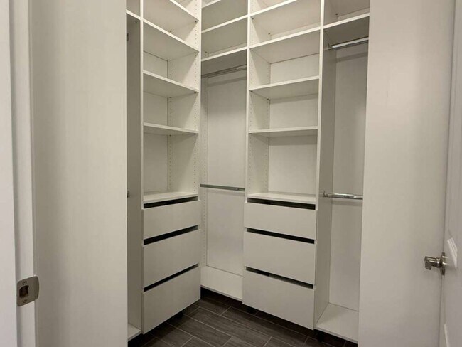 Building Photo - Annual Unfurnished Rental – 3 Bedroom Home in gated community South Naples