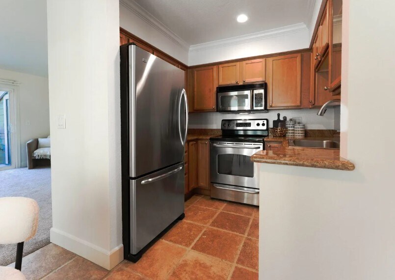 Kitchen - 364 Eastridge Dr