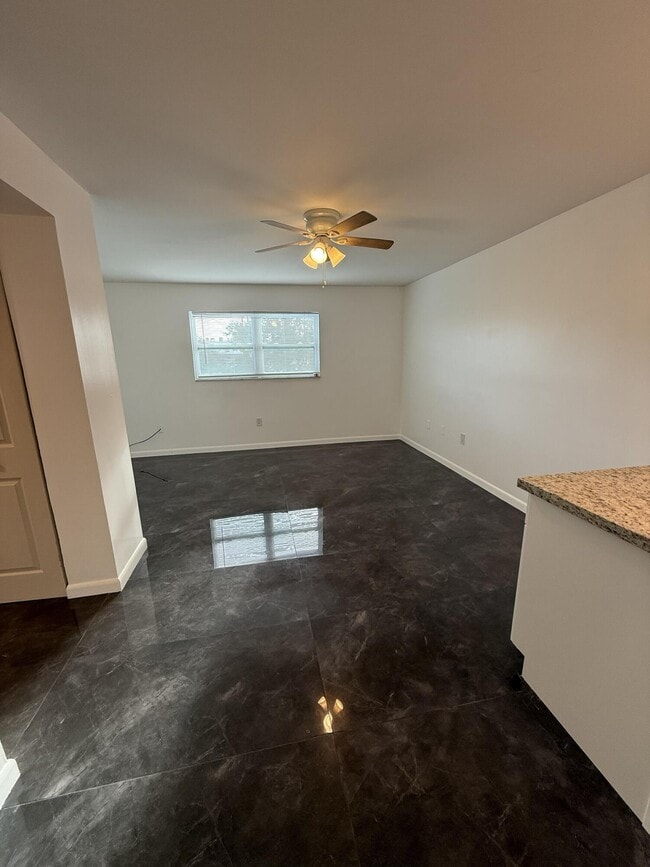 Building Photo - 650 SW 2nd Ave