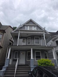 Building Photo - 212 Park Ave