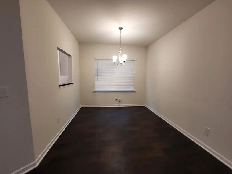 Building Photo - Room in Townhome on Guildford Hill Ln