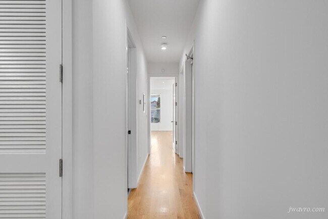 Building Photo - 1280 Hampshire St