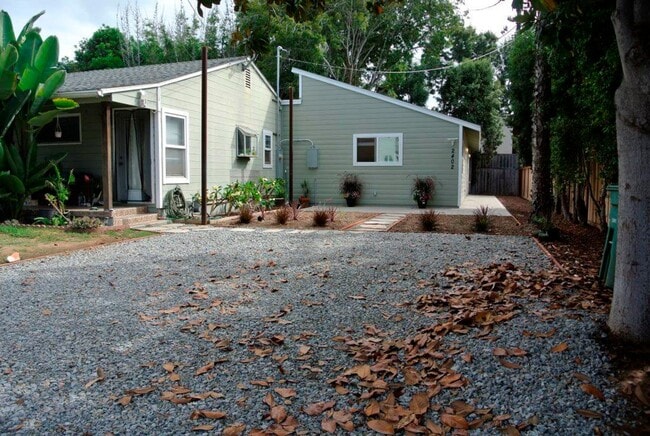 Building Photo - 1 Br/1 Ba ADU West of I-5! - Buena Vista