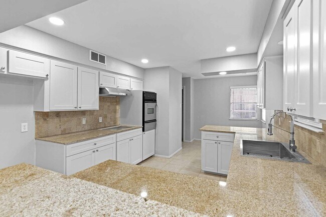 Building Photo - 5638 Spellman Rd