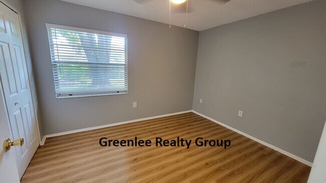 Building Photo - Adorable 2 Bed/1 Bath Updated Home in Seve...