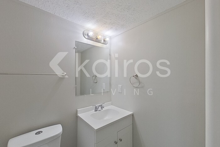 Building Photo - 10301 Starhaven Cir