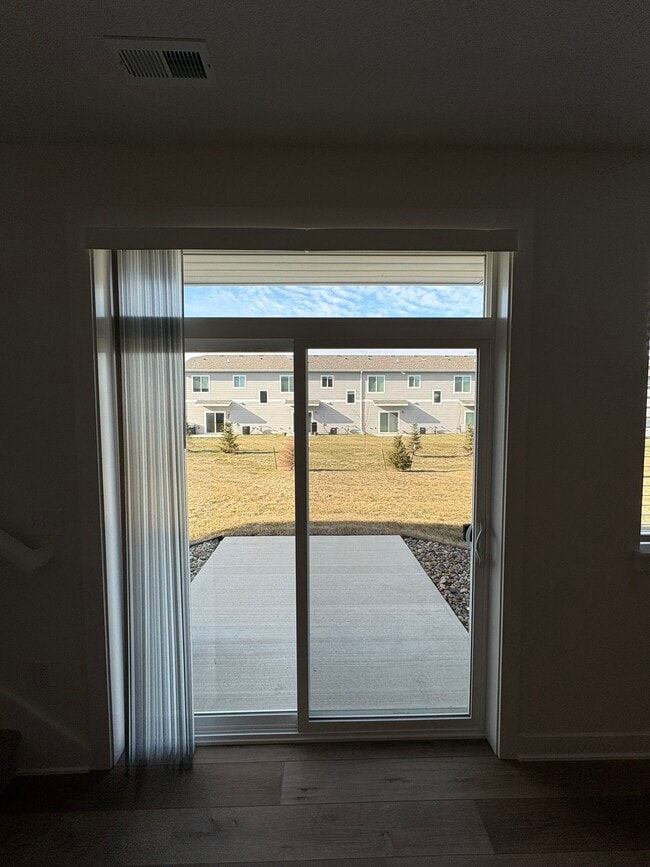 Building Photo - 230 Nw Waverly Dr