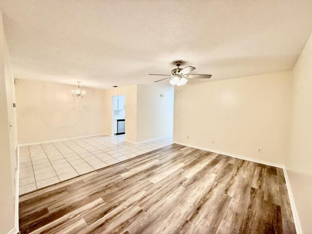Building Photo - 957 Tray Dr