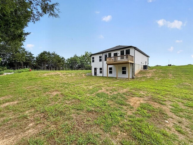 Building Photo - 595 Bailiwick Dr