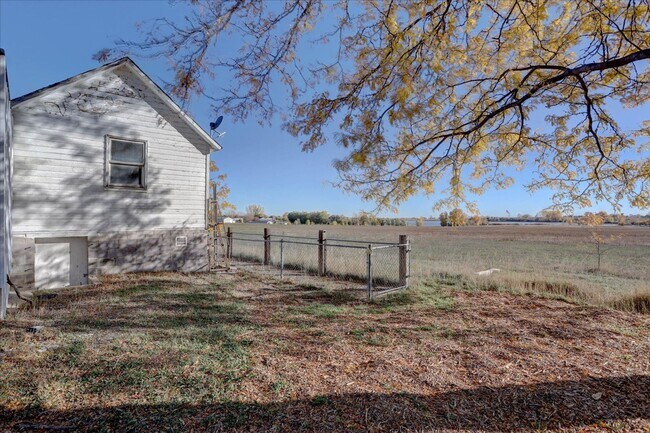 Building Photo - 3 Bedroom 3 Bathroom Home on a 1 Acre Lot