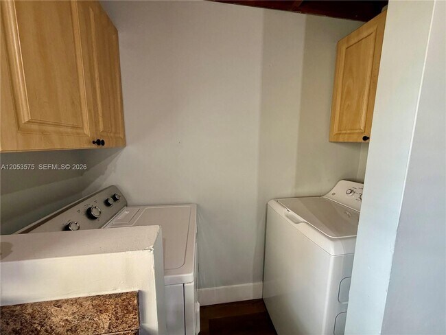 Building Photo - 11002 SW 125th Ct