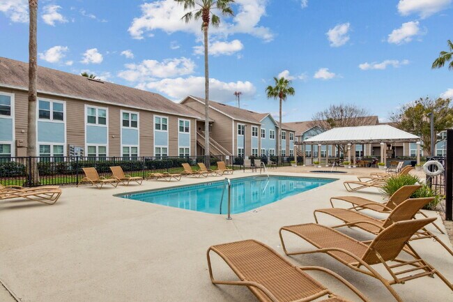 Building Photo - For Rent-  2nd months rent is FREE!!!!