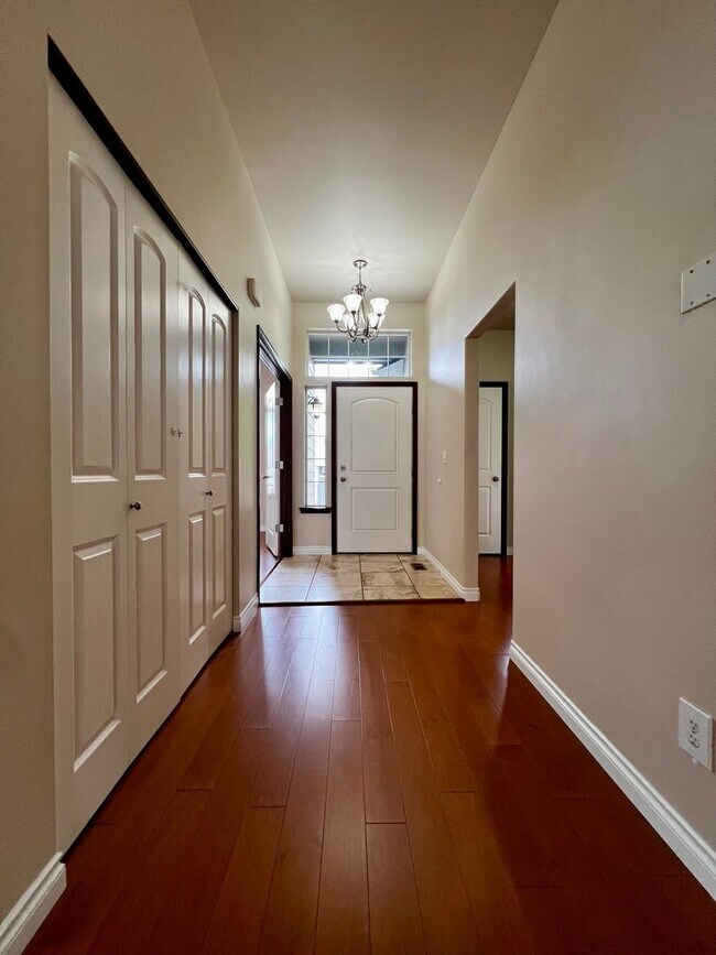 Building Photo - Home in West Valley with garage & back yard!
