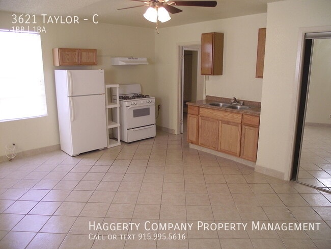 Building Photo - 3621 Taylor-C