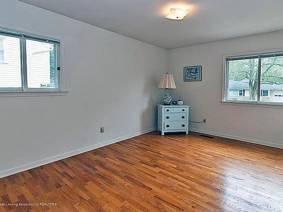 Building Photo - "Charming 3-Bed, 3-Bath Gem with Spacious 1774 Sq. Ft. in East Lansing"