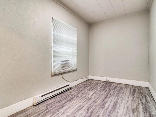 Building Photo - 1740 NW 11th St