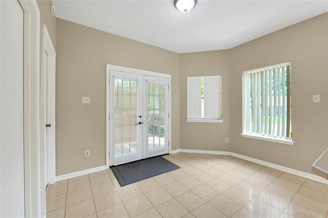 Building Photo - 52 Greentree Ln