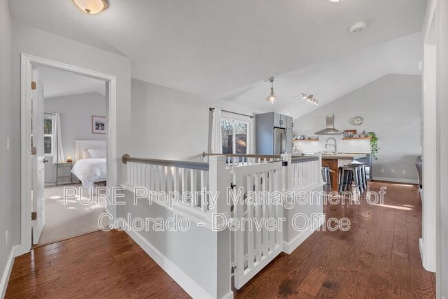 Building Photo - 2866 Fernwood Pl