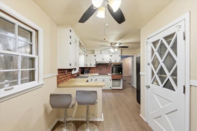 Building Photo - 8435 Campbellton Fairburn Rd