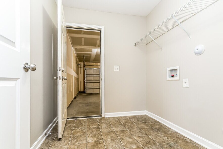 Building Photo - 1321 Lowenstein St