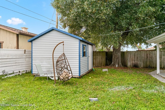 Building Photo - 719 6th St