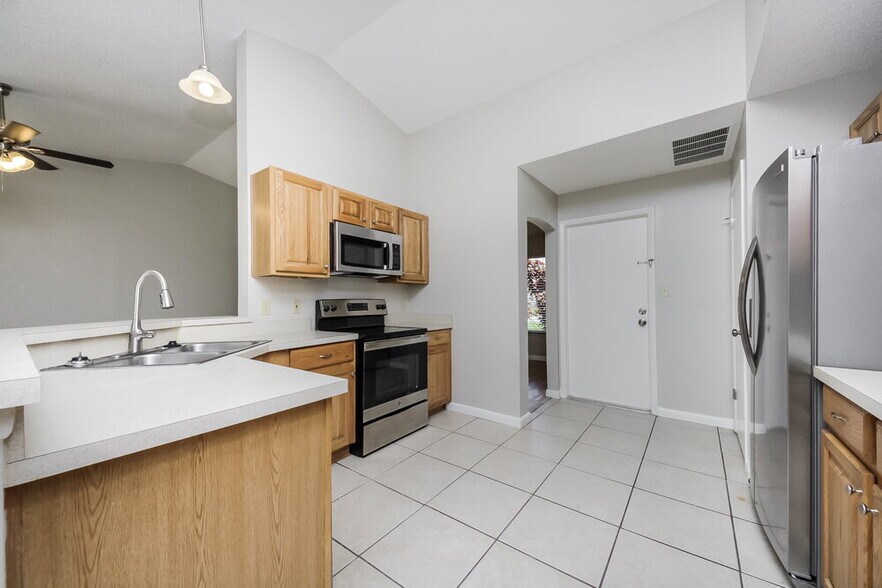 Building Photo - 2854 Camomile Dr