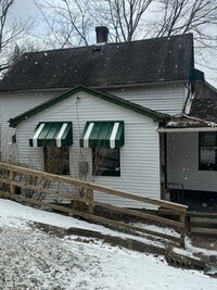 Building Photo - 595 Castle Ave