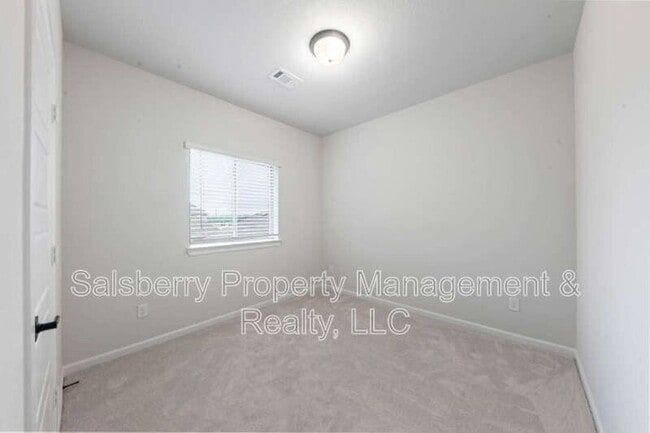 Building Photo - 9324 Trammel Davis Rd