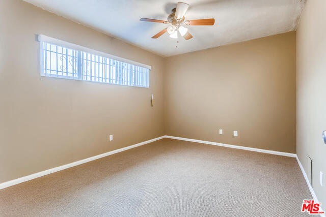 Building Photo - 10 Rawhide Ln