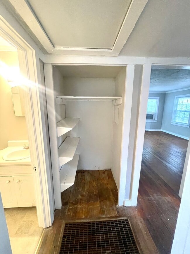 Building Photo - 3 Bed 2 Bath in Anniston