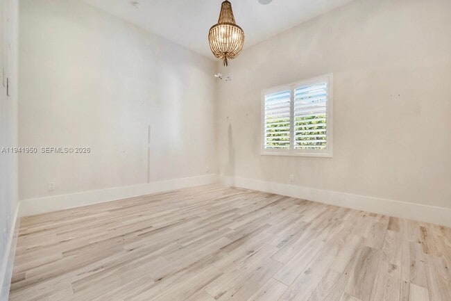 Building Photo - 6880 SW 82nd Ave