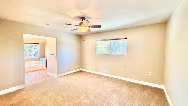 Building Photo - Lovely Single Story Home, Great Neighborhood, Amazing Yard Space, Close distance to Downtown Fall...