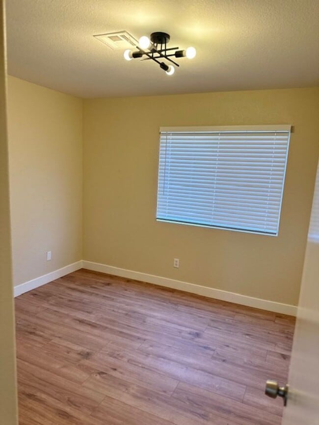 Building Photo - Single Story located in 89031