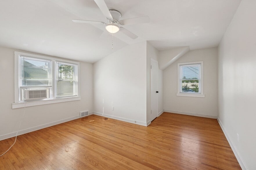 Building Photo - 4650 Minnehaha Ave