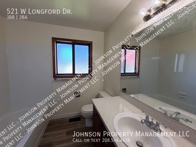 Building Photo - 521 Longford Dr