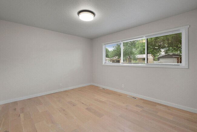 Building Photo - 4 Bedroom completely remodeled home in Fort Collins