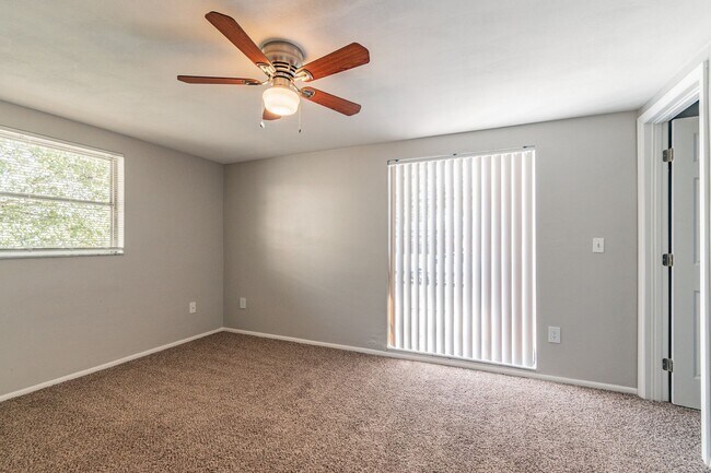 Building Photo - 3/2/1 in Port Richey