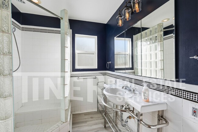 Building Photo - 4739 61st St